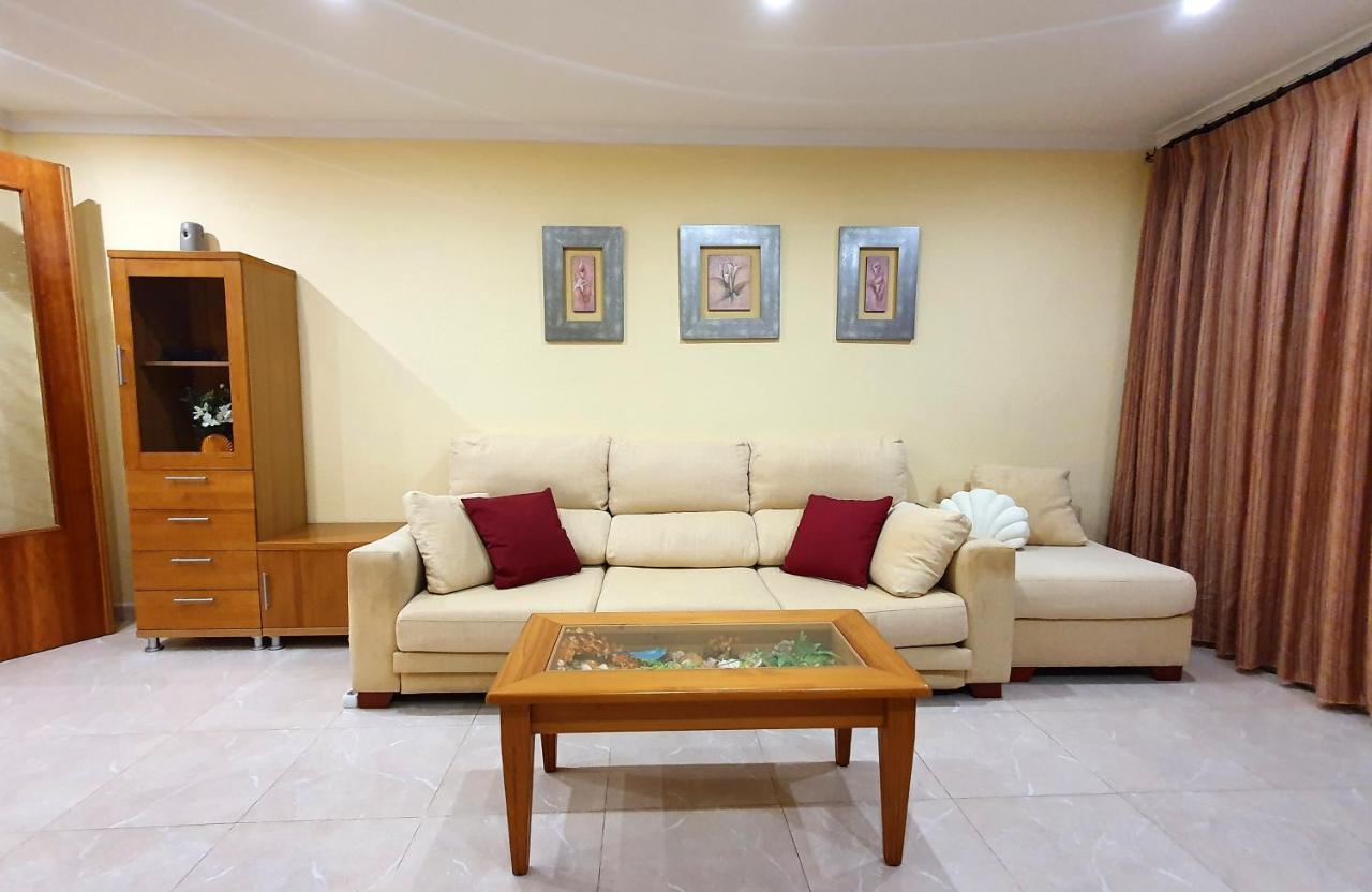 Piso Familiar Con Amplia Terraza 300M De La Playa Apartment Кулера Екстериор снимка