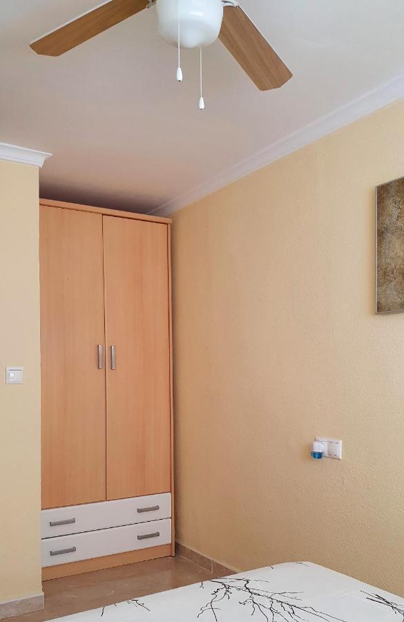 Piso Familiar Con Amplia Terraza 300M De La Playa Apartment Кулера Екстериор снимка