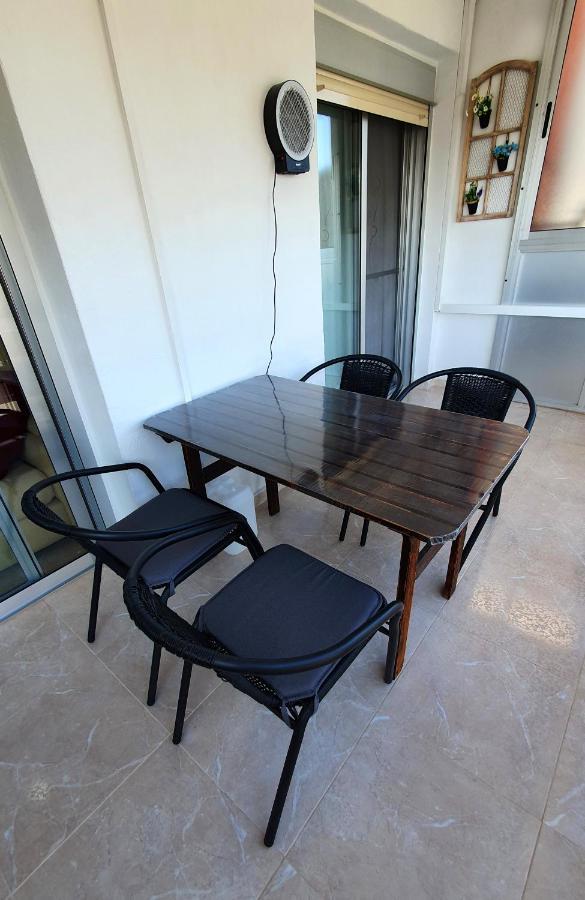 Piso Familiar Con Amplia Terraza 300M De La Playa Apartment Кулера Екстериор снимка